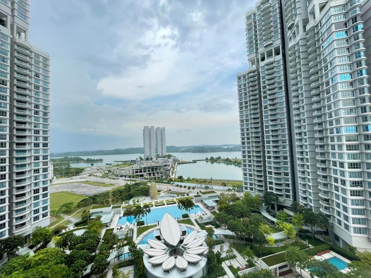 Teega Suites Puteriharbour By Wp Homestay Johor Bahru Exterior photo